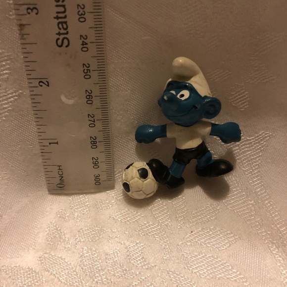 Rare Vintage 20068 , 1977 Peyo Watchman Soccer footballer Smurf Figurine - Picture 4 of 7